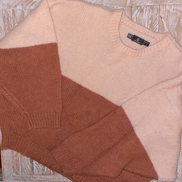 🍑Volcom Dolhearted Crewneck Sweater🍑~small - Picture 8 of 10